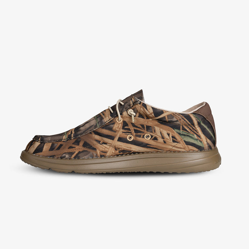 Load image into Gallery viewer, Gator Waders Mens 2-Tone Mossy Oak Original Bottomland Camp Shoes
