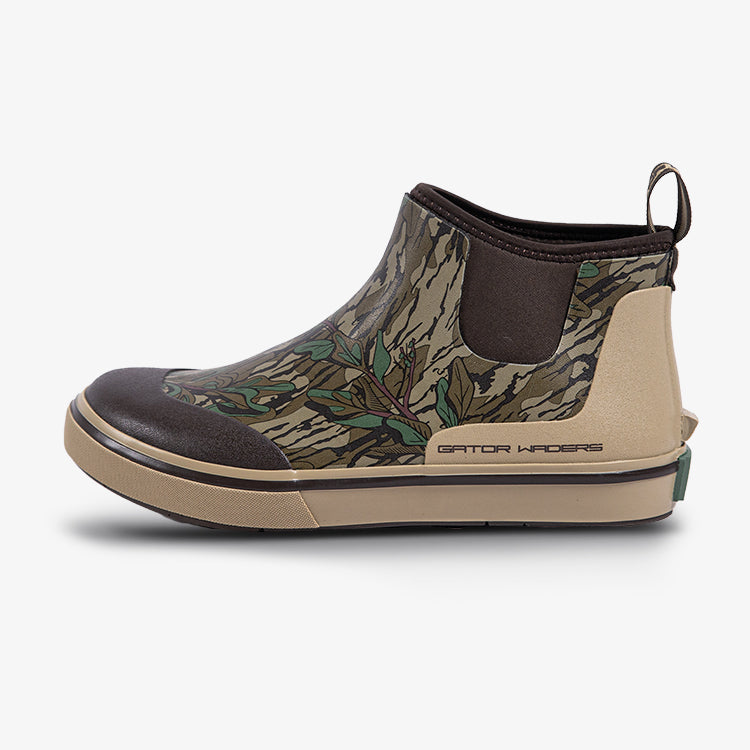 Load image into Gallery viewer, Gator Waders Mens Mossy Oak Greenleaf Camp Boots
