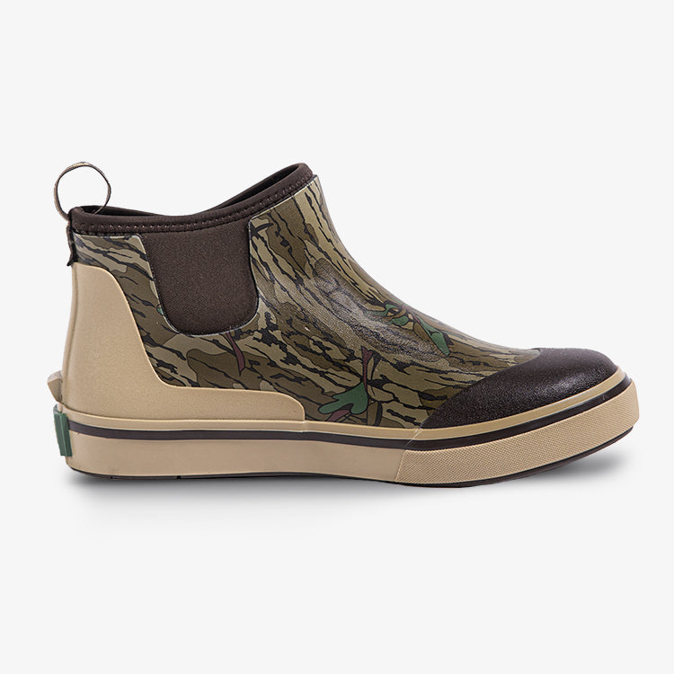 Load image into Gallery viewer, Gator Waders Mens Mossy Oak Greenleaf Camp Boots
