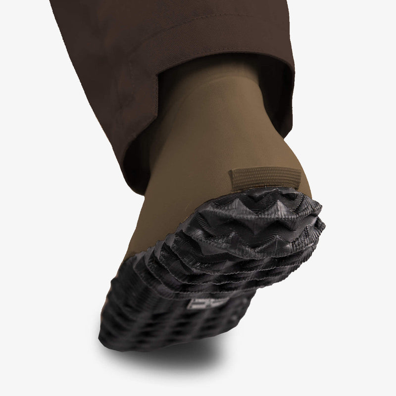 Load image into Gallery viewer, Gator Waders Womens Realtree Max-7 Shield Insulated Waders
