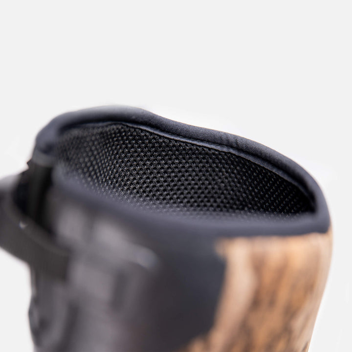 Load image into Gallery viewer, Gator Waders Mens Mossy Oak Bottomland Omega Flow Boots
